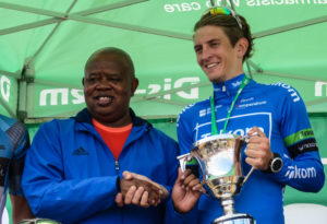 Atwell Sijadu Dir sport, Ekurhuleni with winner Calvin Beneke