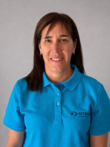 Shannon Pretorius wearing a blue Retina SA Golf shirt